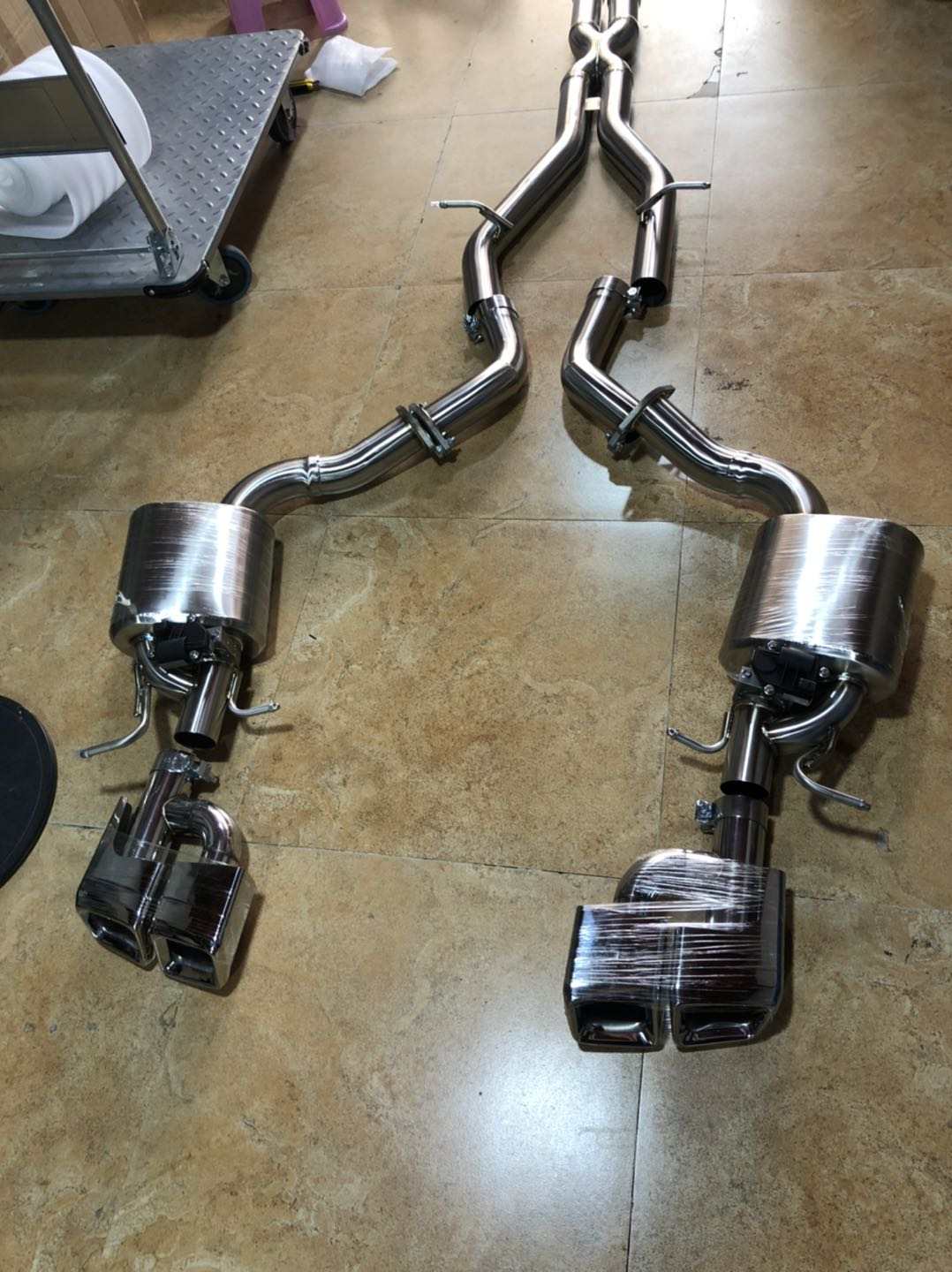 Catback valvetronic Exhaust system for Mercedes Benz W212 E63 / E550 W218 CLS63 / 550 W222 with M157 /M278 engine